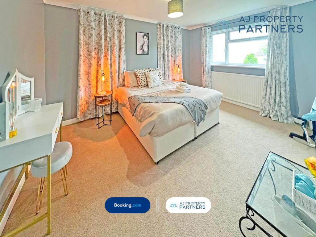 Premium Deal L Hill View Home L Last-Minute Offer L Cheltenham L Aj Properties L Perfect For Short Or Long Stays L 4Beds 4Bedrooms Экстерьер фото