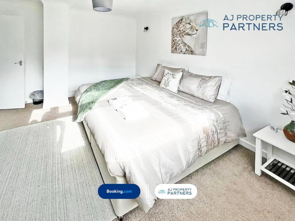Premium Deal L Hill View Home L Last-Minute Offer L Cheltenham L Aj Properties L Perfect For Short Or Long Stays L 4Beds 4Bedrooms Экстерьер фото