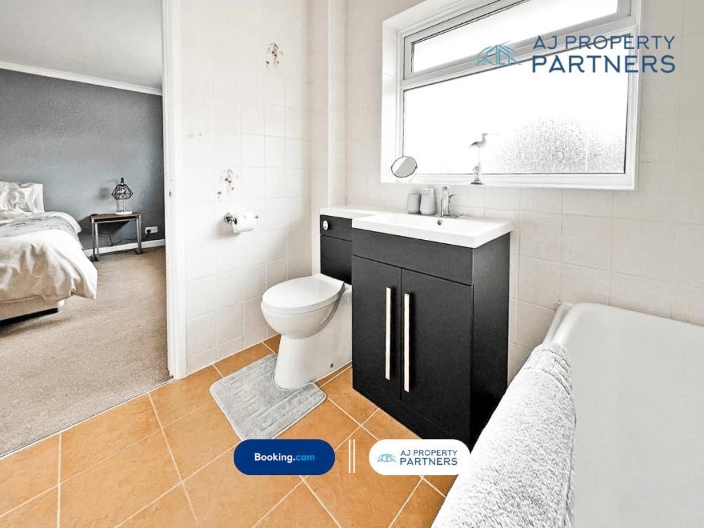 Premium Deal L Hill View Home L Last-Minute Offer L Cheltenham L Aj Properties L Perfect For Short Or Long Stays L 4Beds 4Bedrooms Экстерьер фото