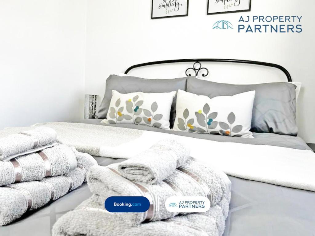 Premium Deal L Hill View Home L Last-Minute Offer L Cheltenham L Aj Properties L Perfect For Short Or Long Stays L 4Beds 4Bedrooms Экстерьер фото