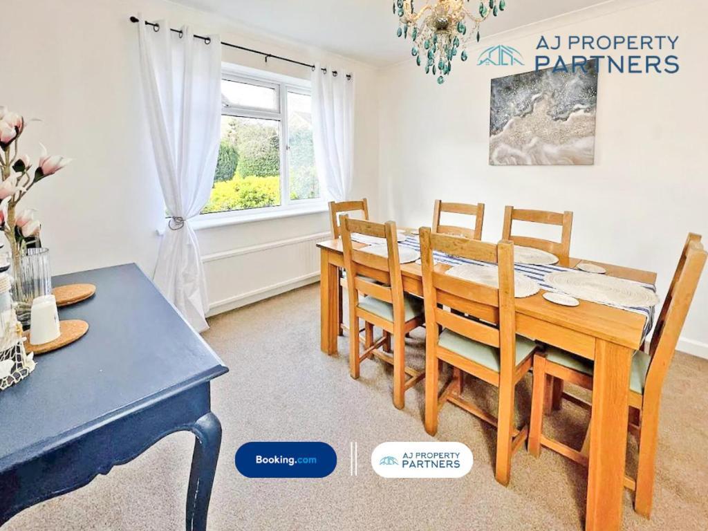 Premium Deal L Hill View Home L Last-Minute Offer L Cheltenham L Aj Properties L Perfect For Short Or Long Stays L 4Beds 4Bedrooms Экстерьер фото