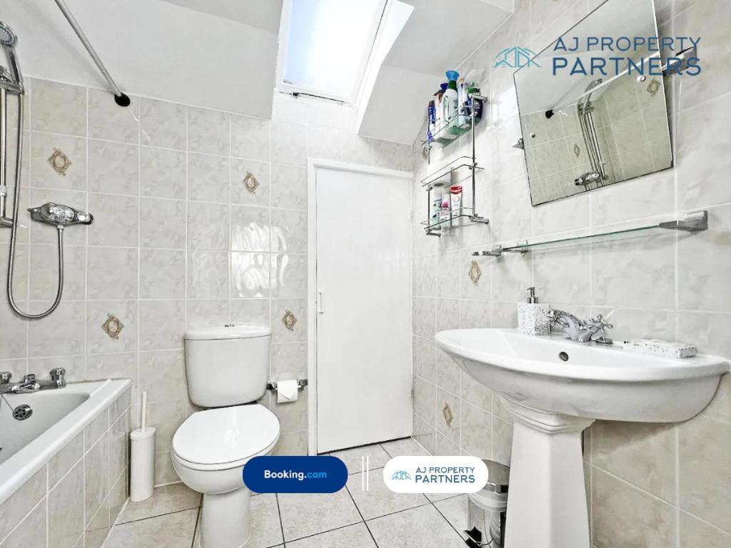 Premium Deal L Hill View Home L Last-Minute Offer L Cheltenham L Aj Properties L Perfect For Short Or Long Stays L 4Beds 4Bedrooms Экстерьер фото