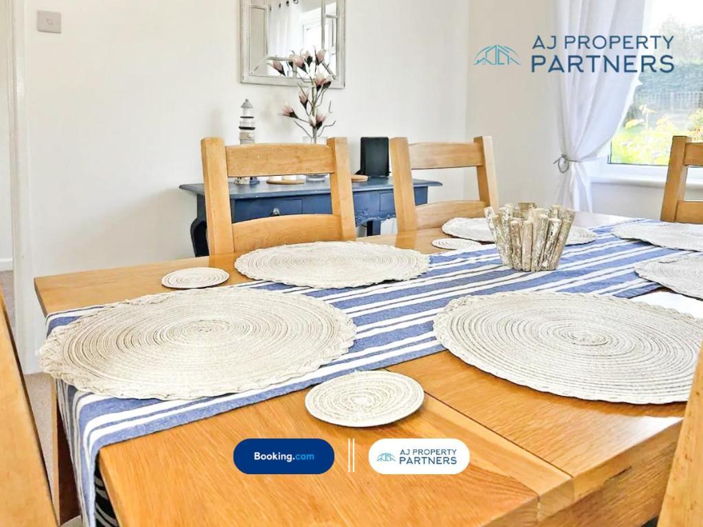 Premium Deal L Hill View Home L Last-Minute Offer L Cheltenham L Aj Properties L Perfect For Short Or Long Stays L 4Beds 4Bedrooms Экстерьер фото