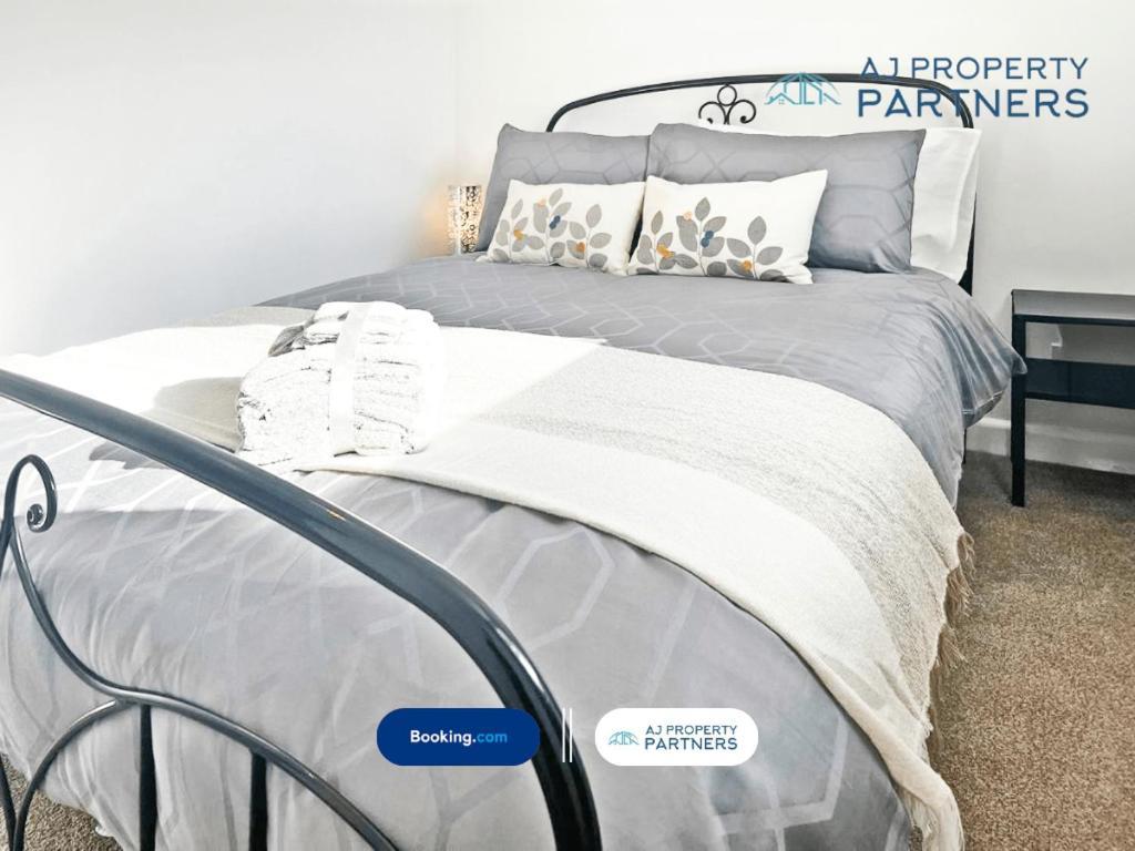 Premium Deal L Hill View Home L Last-Minute Offer L Cheltenham L Aj Properties L Perfect For Short Or Long Stays L 4Beds 4Bedrooms Экстерьер фото
