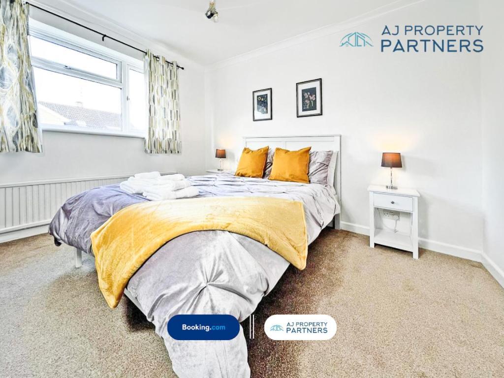 Premium Deal L Hill View Home L Last-Minute Offer L Cheltenham L Aj Properties L Perfect For Short Or Long Stays L 4Beds 4Bedrooms Экстерьер фото